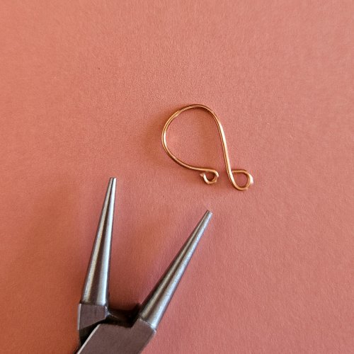 Margot Potter's Falloween Bracelet  - , Contemporary Wire Jewelry, Dapping, Dapping Jewelry, Findings, Clasps, Components, Wire Wrapping, Wrapping, Wire Wrapping Jewelry, turn a small loop    